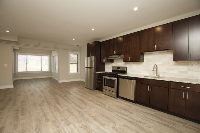 Building Photo - 1005 Crain St