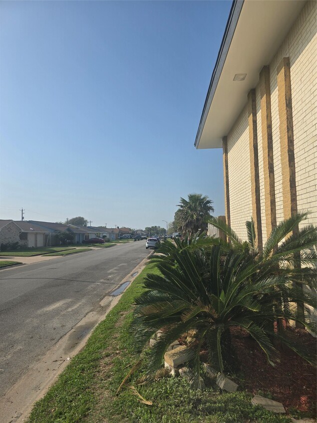 Foto del edificio - 7302 Stewart Rd