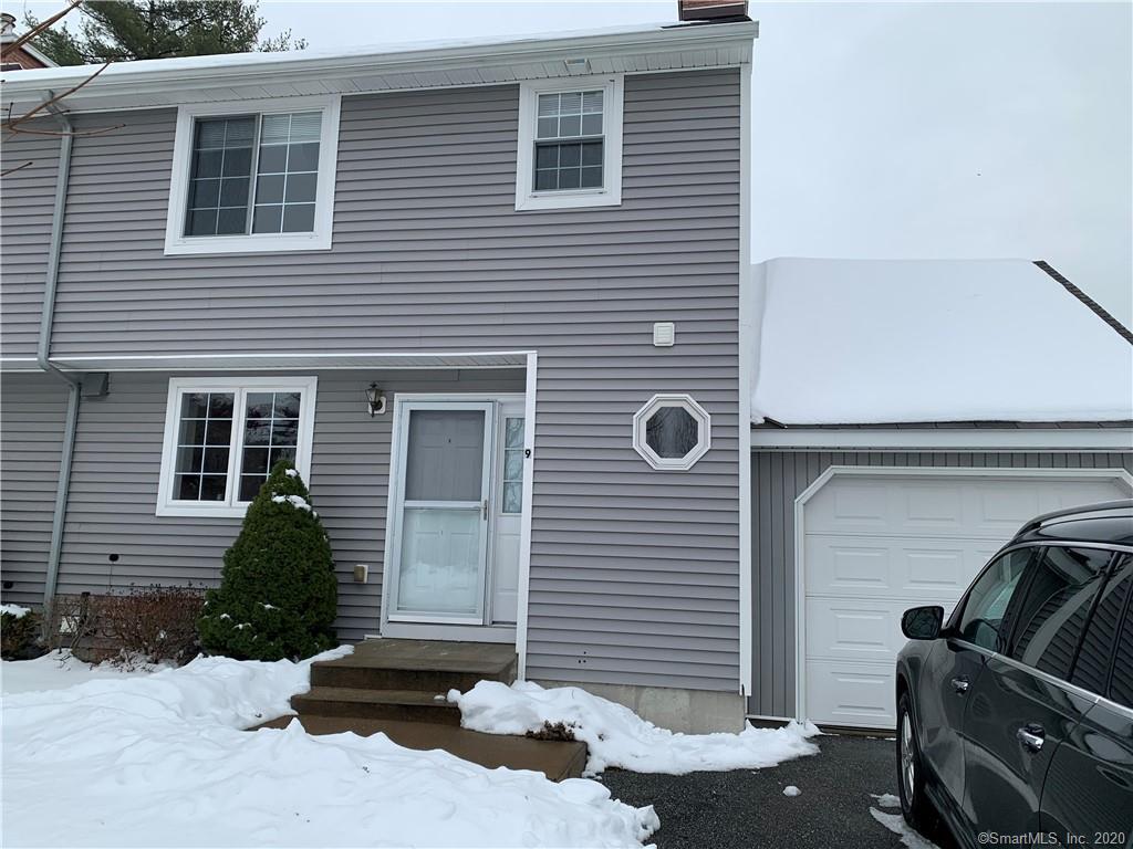 Primary Photo - 9 Uncas Ct