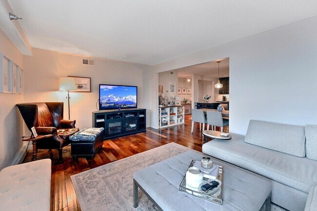 Building Photo - 48 Groveland Terrace B307