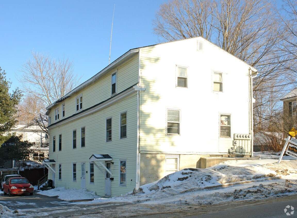 Building Photo - 2 Maple