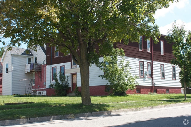 Building Photo - 3802 E Barnard Ave