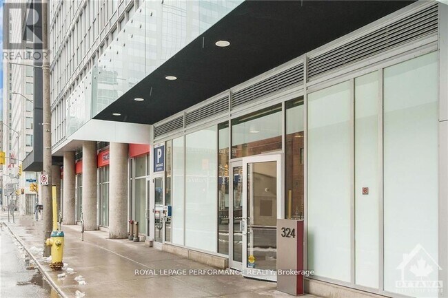 Building Photo - 324-1324 Laurier Ave W