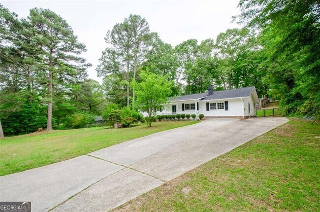 Building Photo - 2923 Bicentennial Dr SW
