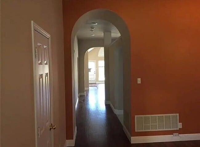 Photo - 2525 Persimmon Dr House