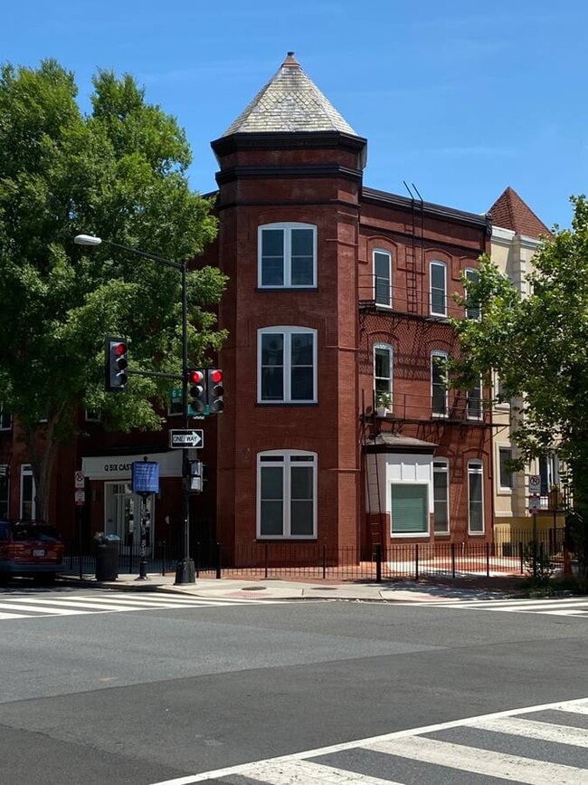 Building Photo - 1601 6th St NW
