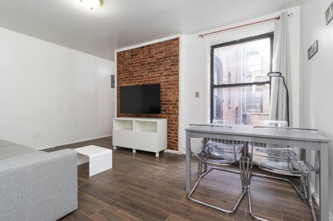 Foto del edificio - 1827 2nd Ave