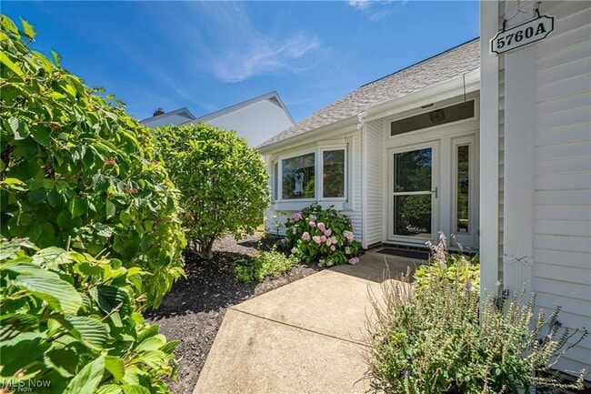 Foto del edificio - 5760 Emerald Ridge Pkwy