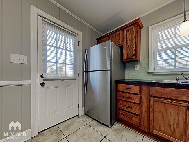 Foto del edificio - 4010 Crestridge Dr