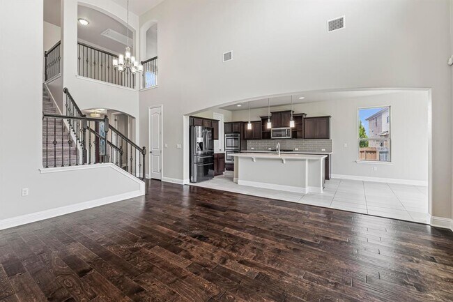 Building Photo - 505 Fair Oaks Dr