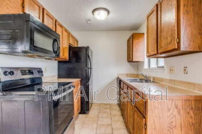 Building Photo - 535 S Lulu Ave