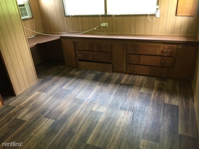 Building Photo - 1 br, 1 bath Mobile Home - 223 n Street
