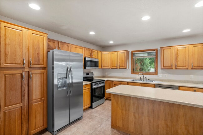 ALL NEW APPLIANCES - 4828 N Apple Rd