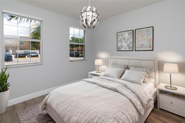 Foto del edificio - 14770 10th St