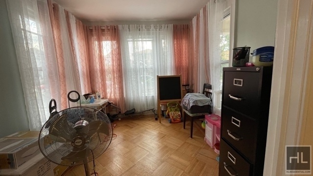 Foto del edificio - 987 E 43rd St