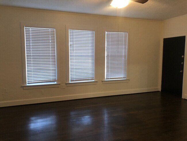 Foto del edificio - 5502 Richmond Ave