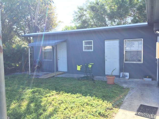 Building Photo - 121 N Dixie Hwy