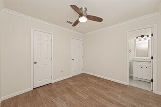 Building Photo - 25409 Pebble Dr