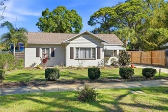 Building Photo - 755 Alamanda Way S