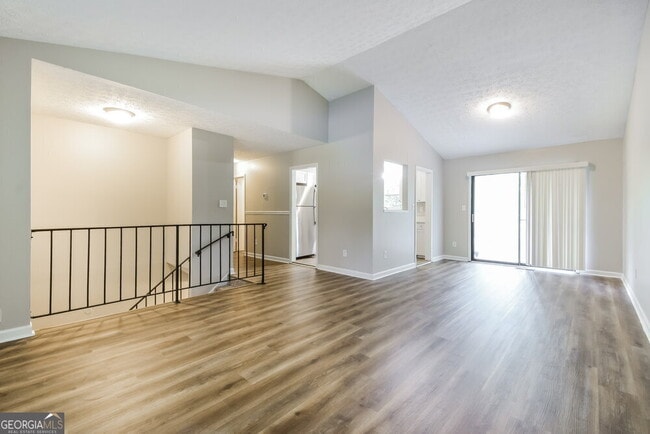 Foto del edificio - 2815 Fox Hall Ln N