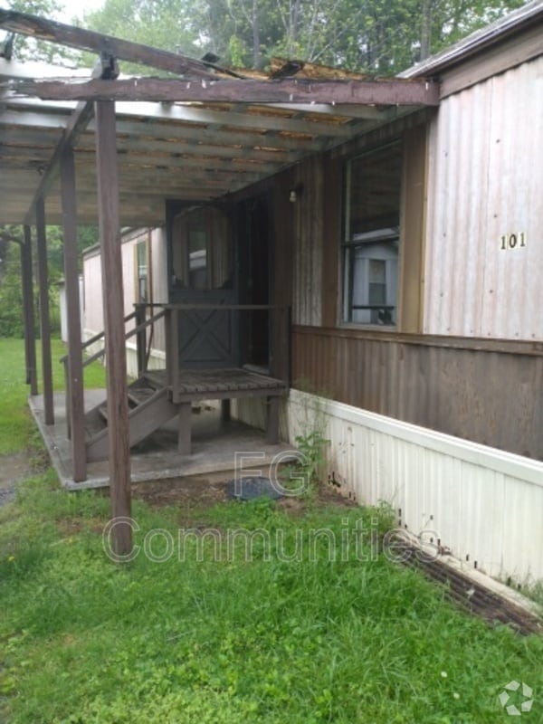 Building Photo - 101 Tuckaway Ln