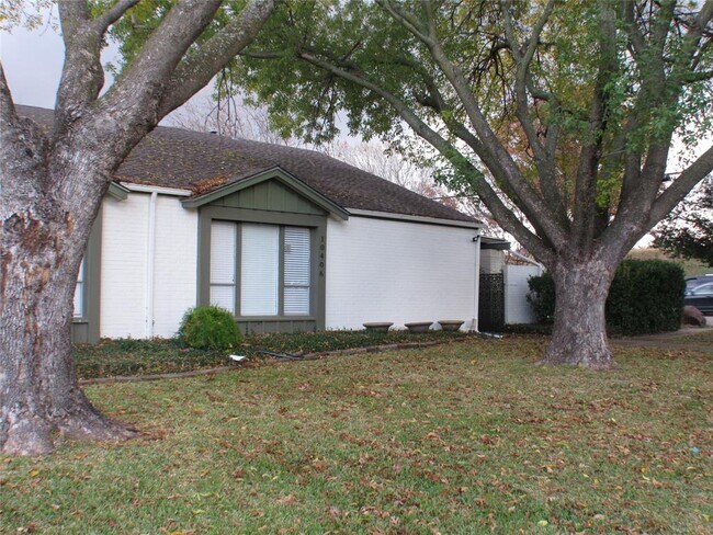 Foto del edificio - 10406 Shadow Bend Dr