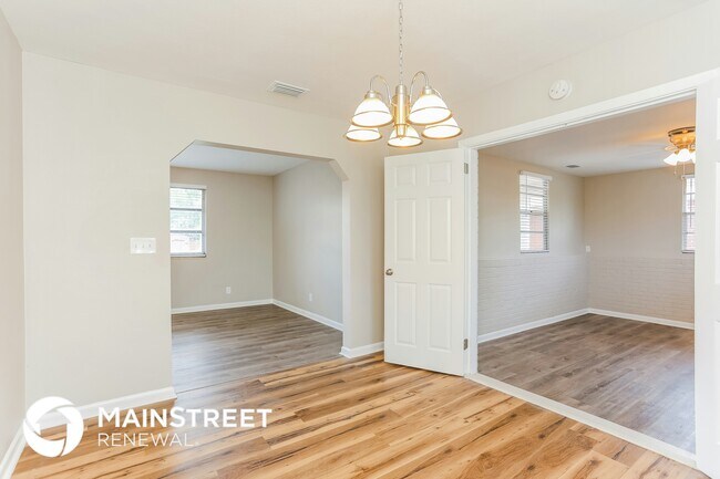 Foto del edificio - 6603 Syringa Ln