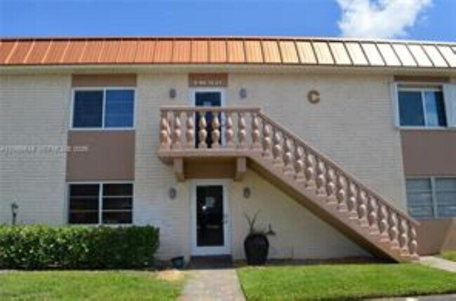 Building Photo - 9 NE 19th Ct
