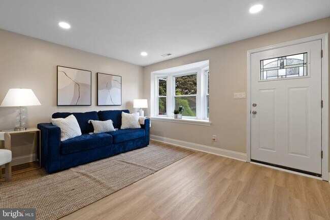 Foto del edificio - 1811 Ramblewood Rd