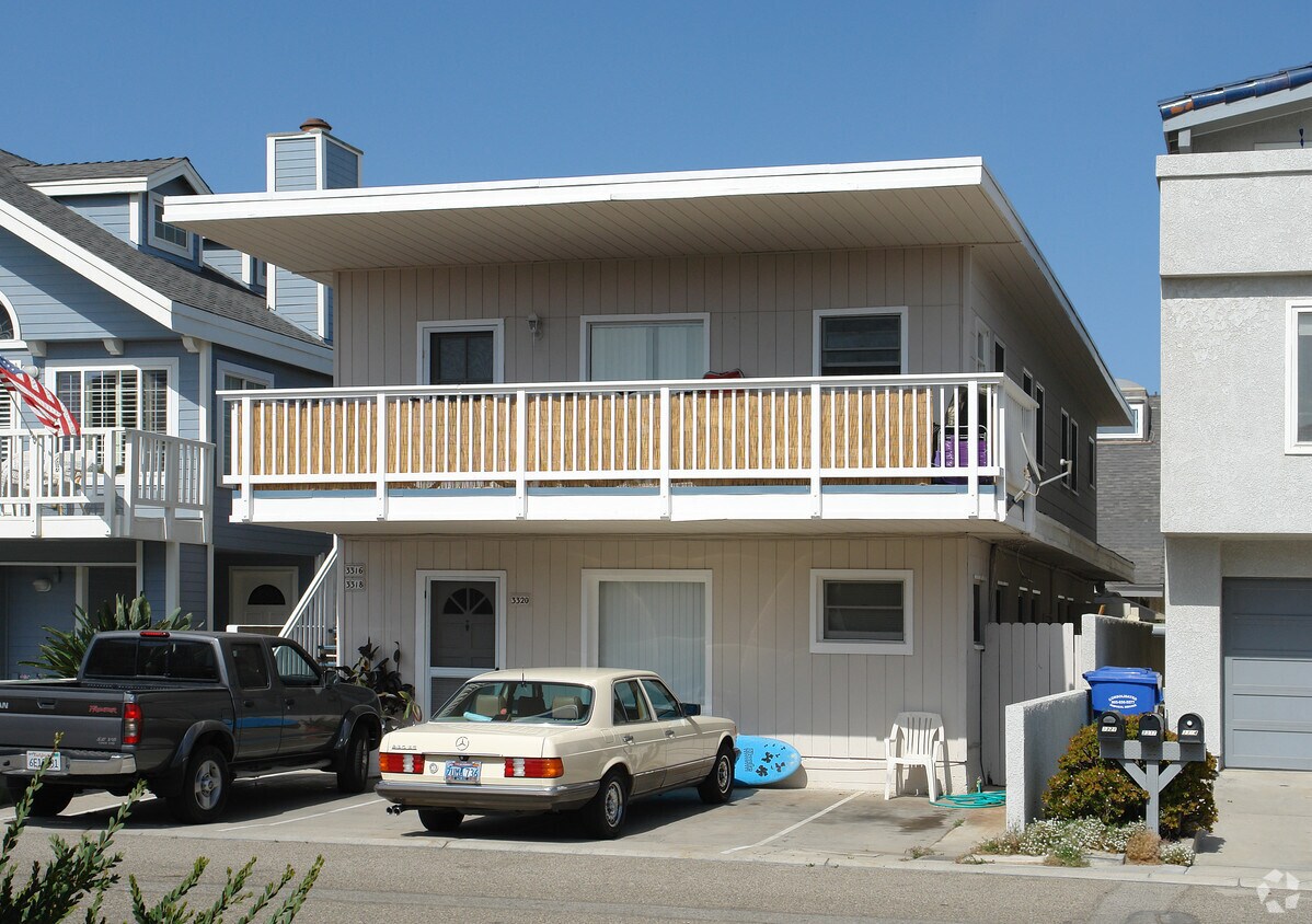 Building Photo - 4PLEX AT HOLLYWOOD BEACH IN OXNARD