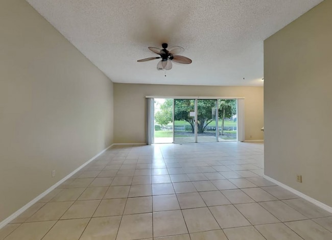 Foto del edificio - 9914 Cross Pine Ct