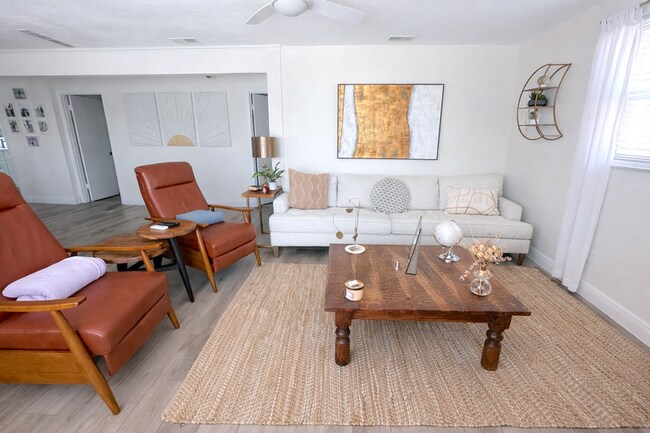 Foto del edificio - 2563 S Peninsula Dr