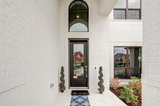 Building Photo - 17359 Camillia Trails