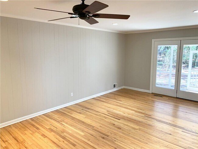 Foto del edificio - 4625 Kings Down Rd