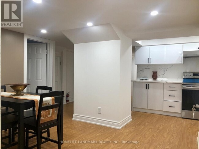 Building Photo - 95 Dewpoint Rd