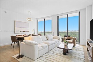 Building Photo - 2678 Tigertail Ave