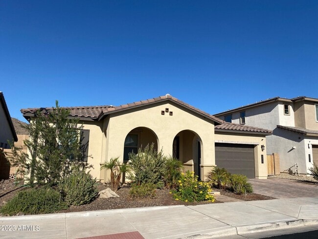 Building Photo - 7218 W Pinnacle Vista Dr