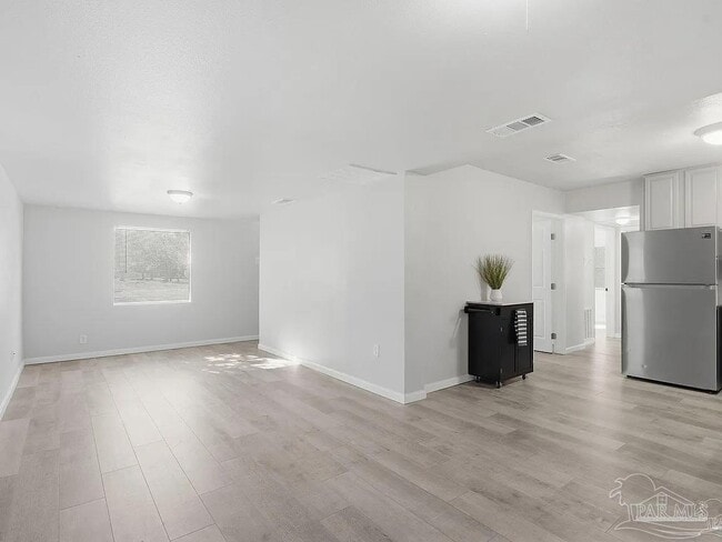 Foto del edificio - 4918 Lillian Hwy