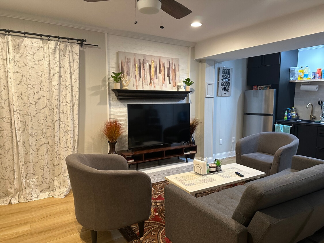 Primary Photo - 13724 Penwith Ct