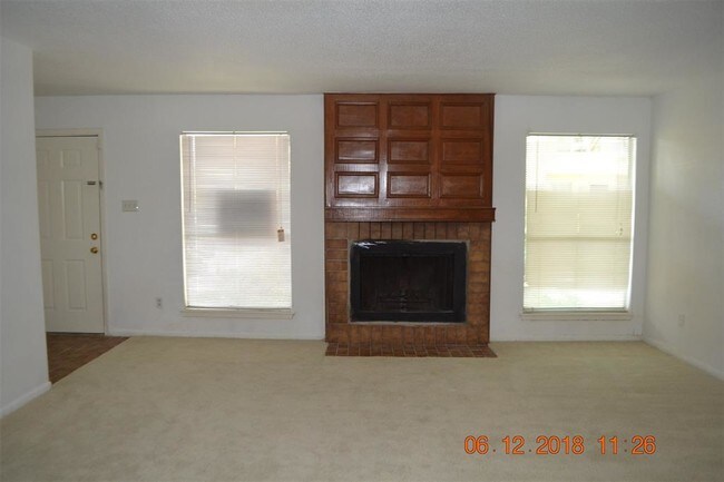 Building Photo - 1500 Sandy Springs Rd