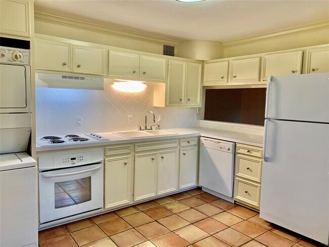 Building Photo - 4722 Aftonshire Dr