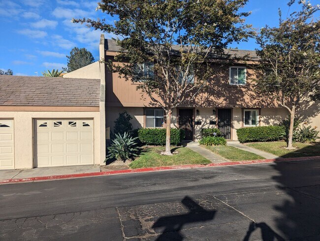 Foto del edificio - Clairemont Mesa 4 bed/2.5 bath townhouse rental available now!