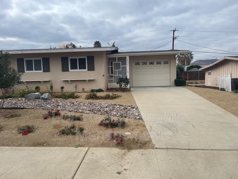 Primary Photo - 28221 Winged Foot Dr