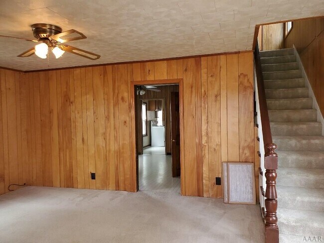 Building Photo - 804 2nd St