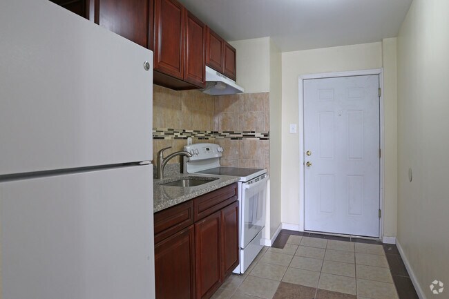 Interior Photo - Washington Towers