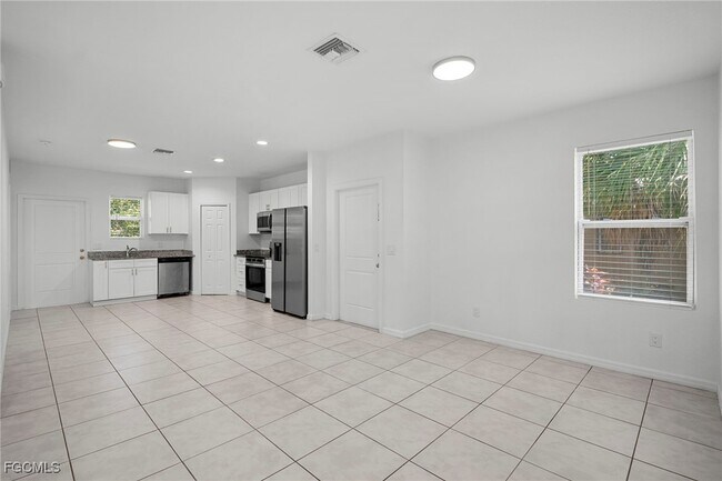 Foto del edificio - 3309 Armstrong Ct