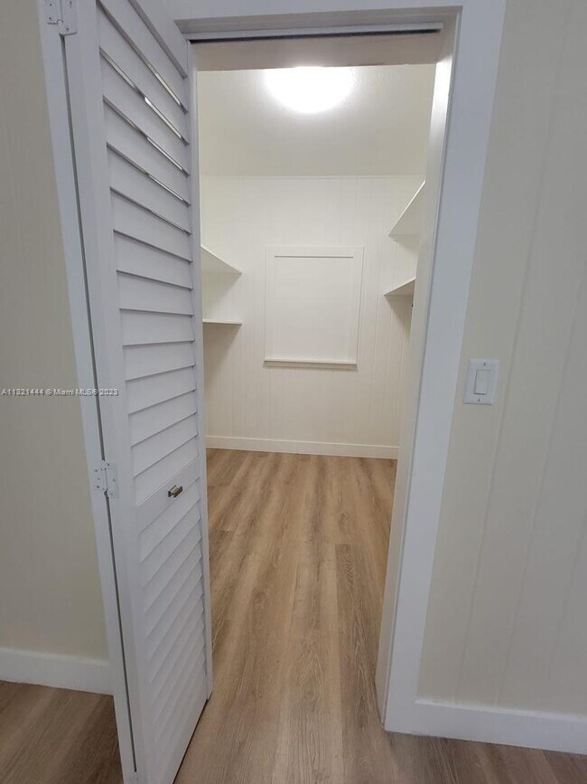 Foto del edificio - 311 NW 19th St