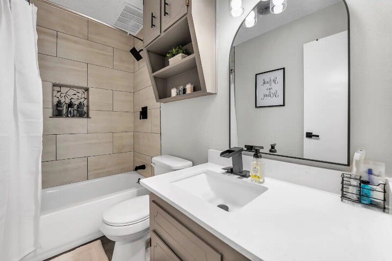Foto del edificio - 4805 Rainbow Cir