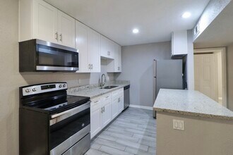 Building Photo - 5929 Queensloch Dr