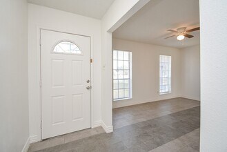 Building Photo - 4906 E Orem Dr